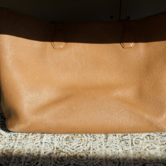 Tory Burch Tote Leather USED Gold Lining Visible Wear and Tear, In and Out - Picture 8 of 10